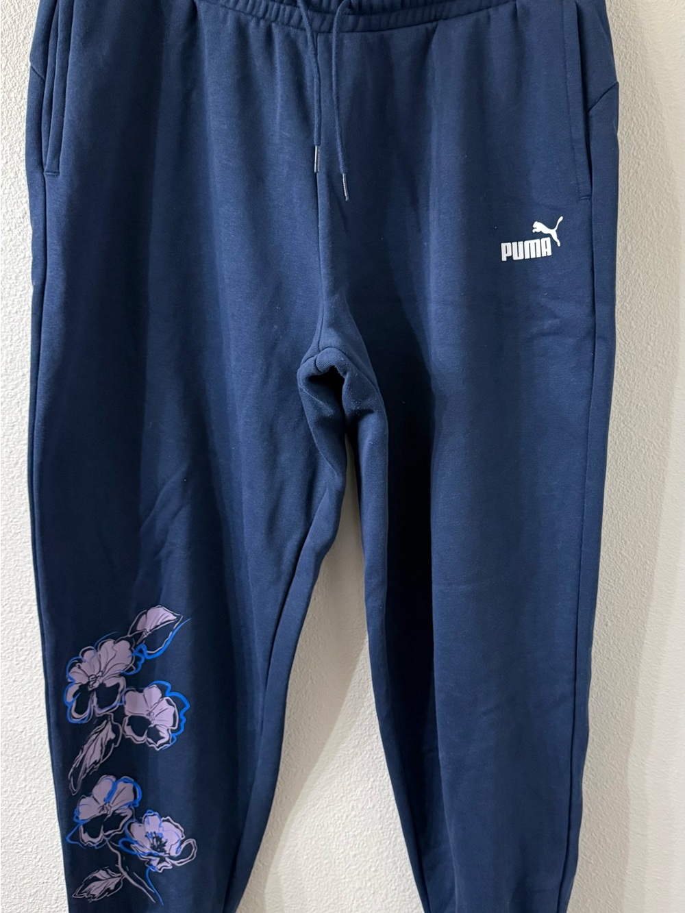 Puma Essentials 3PC Set Floral Vibes Jogger in Navy, Size Large, NWOT - Picture 7 of 11
